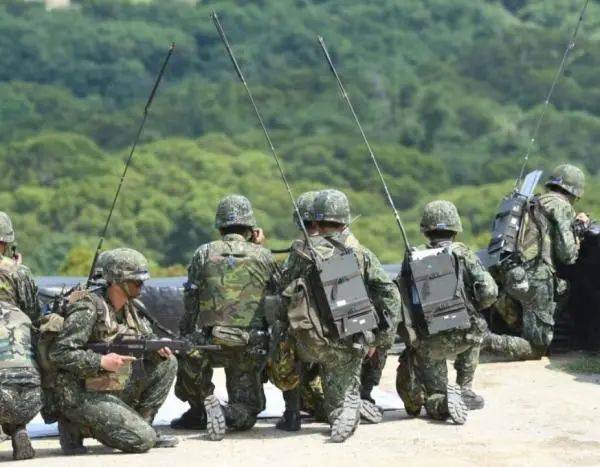 北阿德莱德火箭 v 西阿德莱德熊猫_阅兵前瞻:我们有必要展示一下最新面貌北阿德莱德火箭 v 西阿德莱德熊猫,给世界增加一点"确定性"