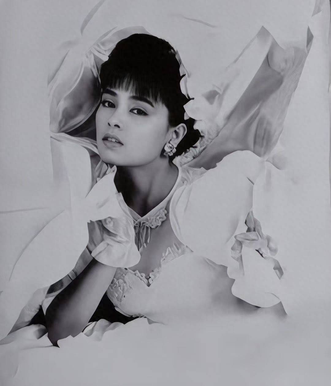 皇冠信用网
_歌手千百惠去世 儿子:妈妈唯一遗憾就是没有看到家乡回归祖国