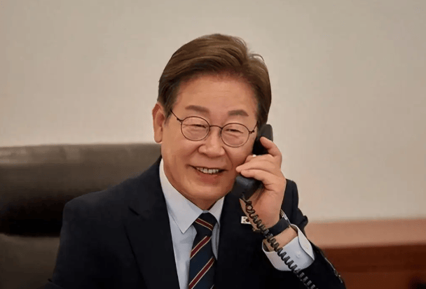 埃及超级联赛_要么出手对付中国埃及超级联赛,要么放弃领土,李在明登机返回韩国,临走前送中方15个字!