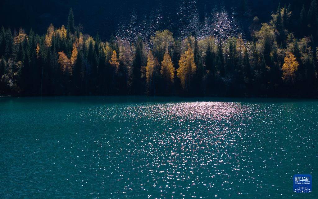 皇冠公司的代理怎么拿_哈萨克斯坦:伊塞克峡谷和伊塞克湖的秋日画卷