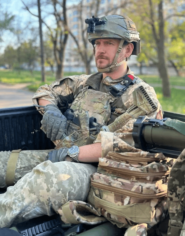 皇冠信用APP下载_乌军一英国雇佣兵返乡后开枪自杀:年仅40岁皇冠信用APP下载,曾在前线失去左腿