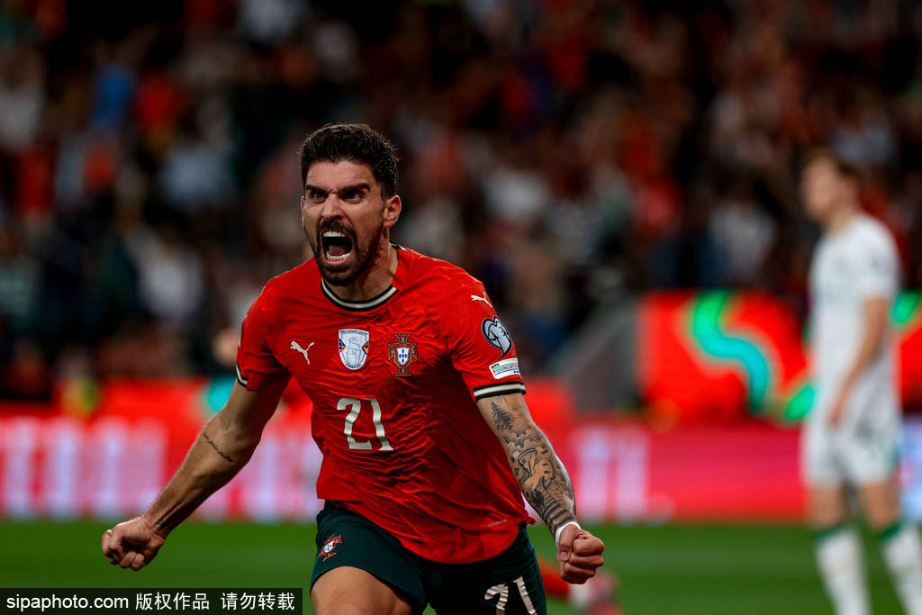 皇冠信用网怎么租
_世预赛-C罗中框+失点内维斯补时绝杀 葡萄牙1-0夺三连胜