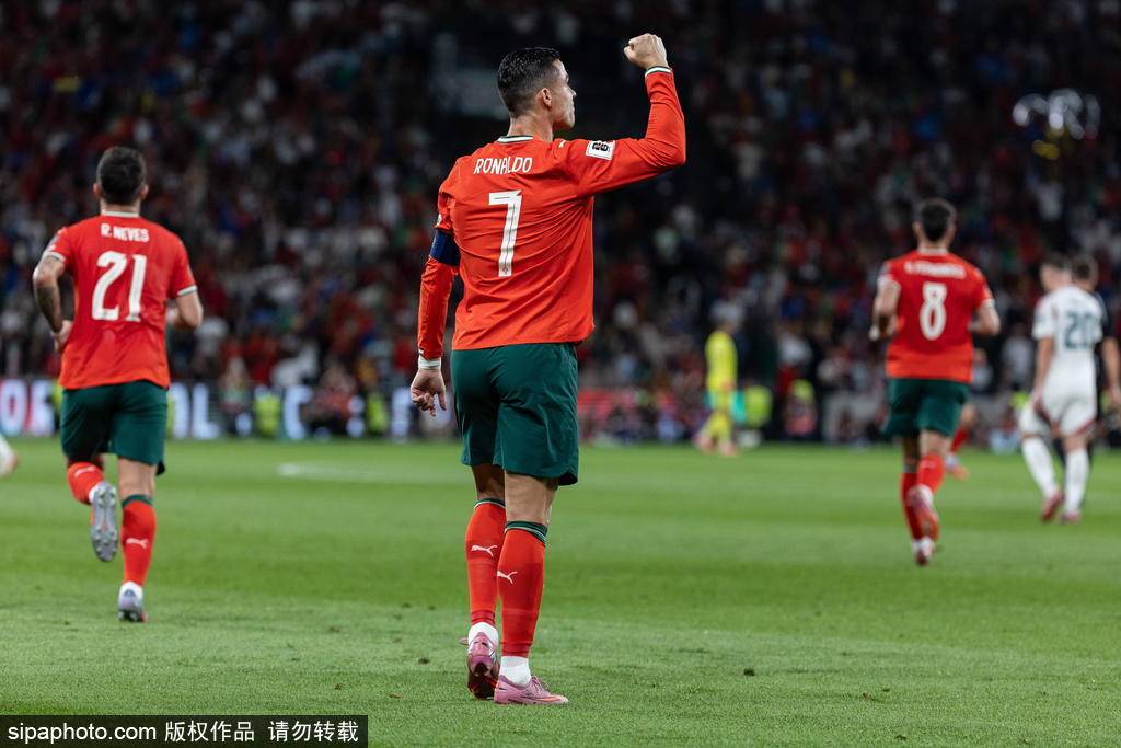 皇冠信用盘注册开户
_世预赛-C罗双响独享射手王索博绝平 葡萄牙2-2匈牙利