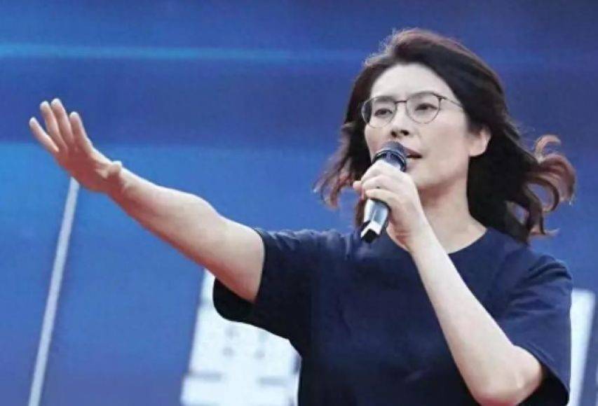 皇冠信用在线开户
_登机赴京前皇冠信用在线开户
,郑丽文公布人事名单,朱立伦回应特殊,不准打破惯例!民进党当局急也晚了