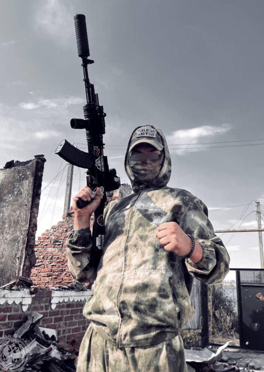 皇冠信用网代理平台
_俄军敢死队向红军城突击皇冠信用网代理平台
,乌军32旅谎报军情,温压弹收割平原溃兵