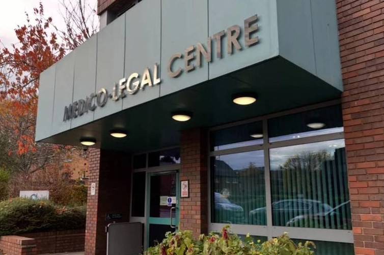 皇冠信用网如何注册
_英国一对情侣吸毒过量死在床上皇冠信用网如何注册
,尸体旁有一验孕棒