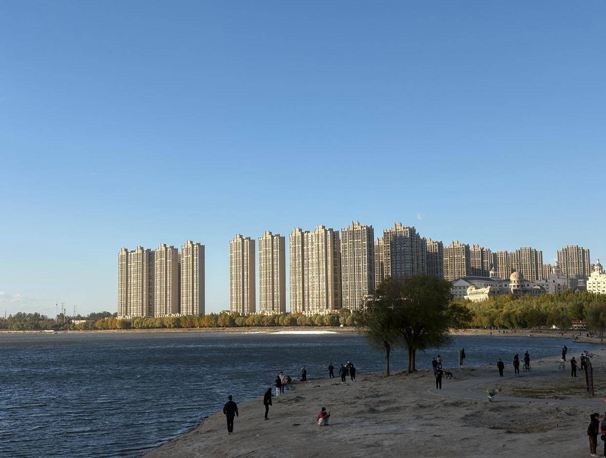 皇冠足球平台代理_银行直接下场抛售超7万套房产 部分单价比市场价低50%