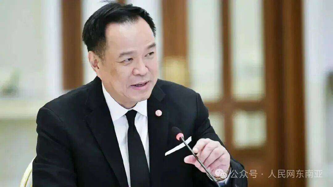 皇冠信用平台出租出售
_泰国总理阿努廷随国王访华期间接到特朗普来电