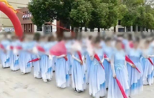 皇冠信用盘代理申条件
_又见学生网购演出服穿过后集体退货皇冠信用盘代理申条件
,当地教育局已介入