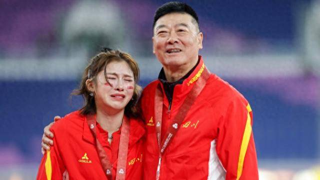 皇冠信用网如何申请_吴艳妮还是哭了：当她不再是100米栏赛道上唯一的“答案”皇冠信用网如何申请！