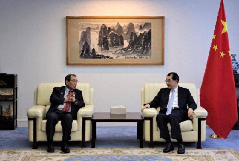 皇冠信用網会员
_反制升级后皇冠信用網会员
,日财阀紧急会见中方大使,希望中方高抬贵手,明年能顺利访华!