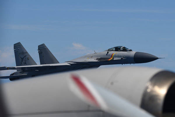 埃及足球
_辽宁舰编队穿航宫古海峡埃及足球
,日方“加戏”:中国战机在公海用雷达照射日本战机