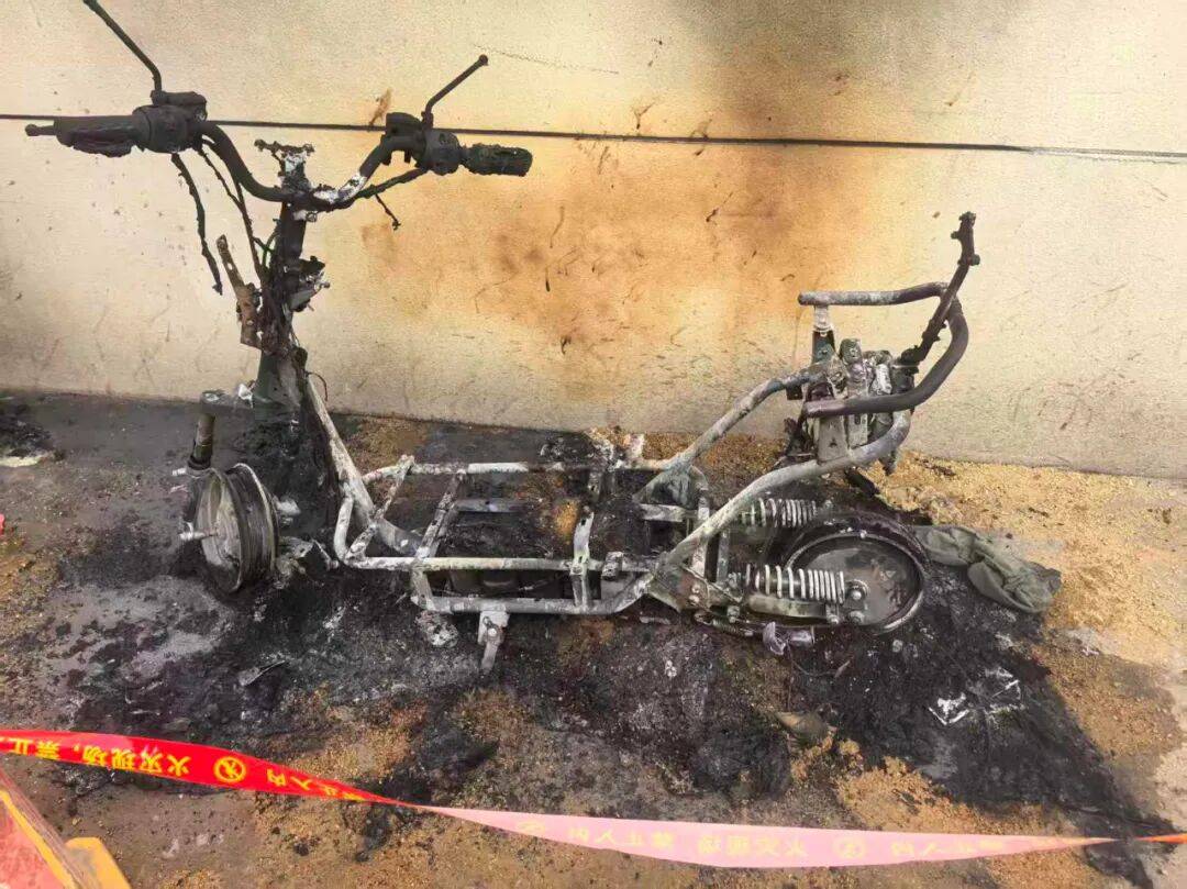 皇冠体育App下载
_集中曝光皇冠体育App下载
!郑州市2025年11月共发生13起电动自行车火灾!