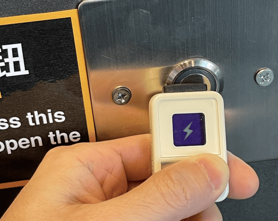 怎么开皇冠信用平台
_被静电支配的冬天:年轻人正在给自己“接地线”