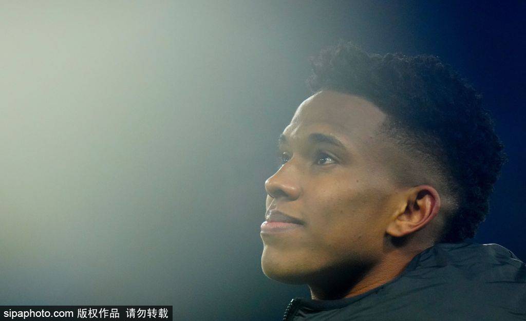 世界杯皇冠信用网平台_本赛季切尔西青训的璀璨之星:姆赫卡·舒迈拉如何成为蓝军未来的答案