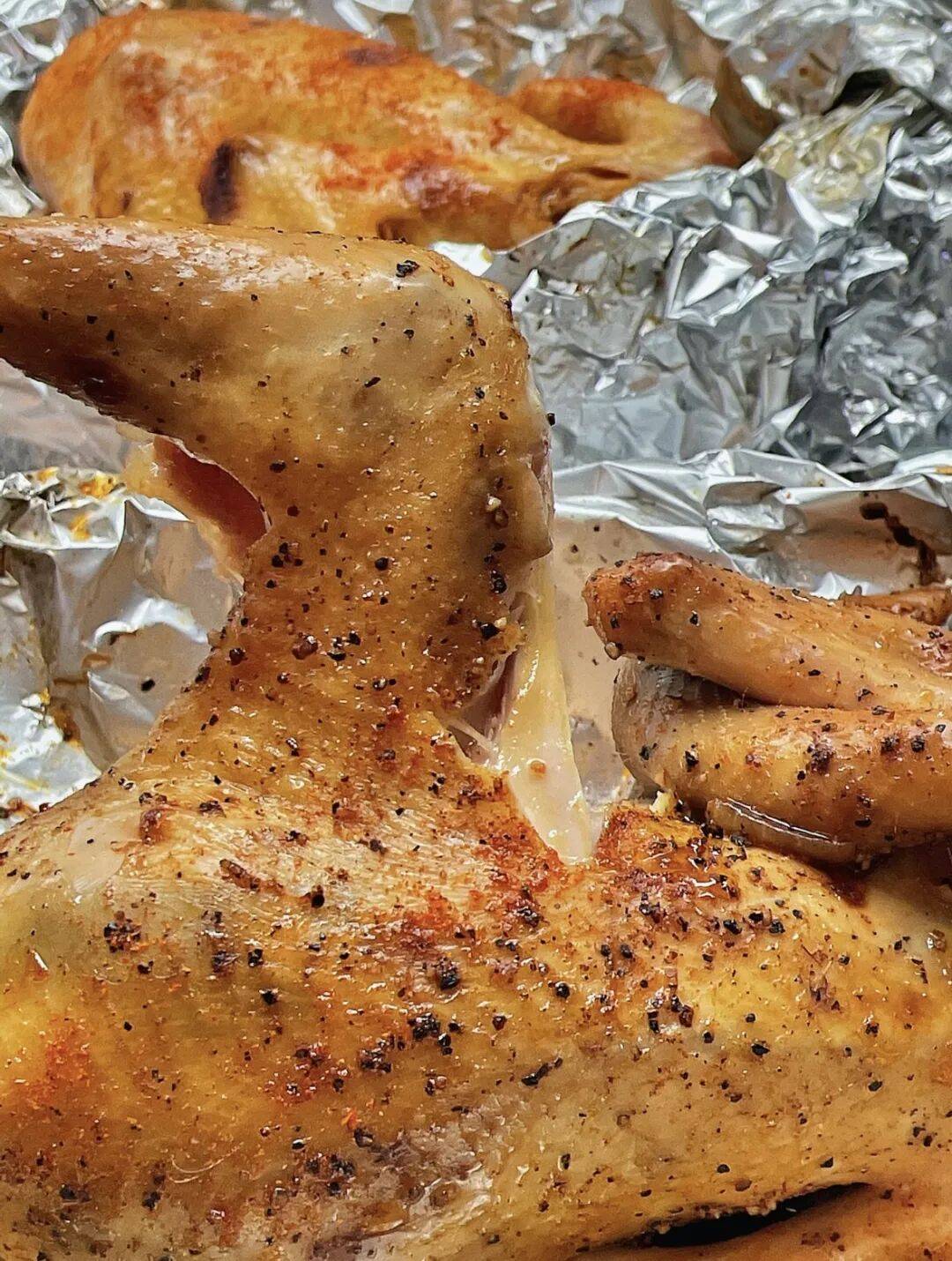 网上买球怎么买_柳州俩人竟在绿化带里“窑鸡”网上买球怎么买，鸡还未入窑就......