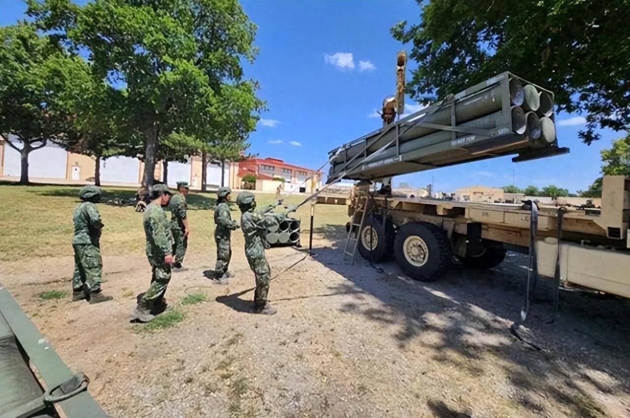 皇冠体育App下载_中国解放军释重磅信号!歼20首次亮剑台海皇冠体育App下载,将打瘫台军海马斯远火