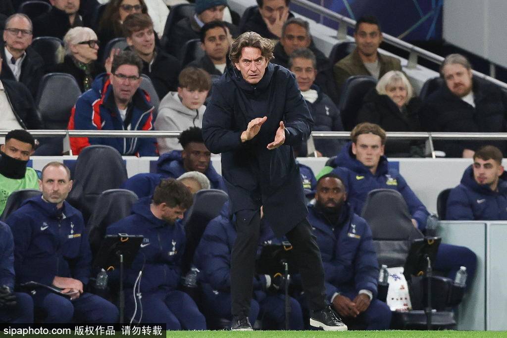 皇冠信用网账号注册_阿莫林下课！弗兰克：无论叫经理还是教练皇冠信用网账号注册，大家要互相协作才行