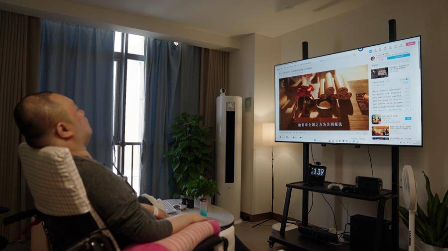 皇冠信用网正版开户_上海一厅局级干部突然辞职皇冠信用网正版开户，刚40岁出头！离开体制后，他比以前更忙了，全职创业究竟值吗？