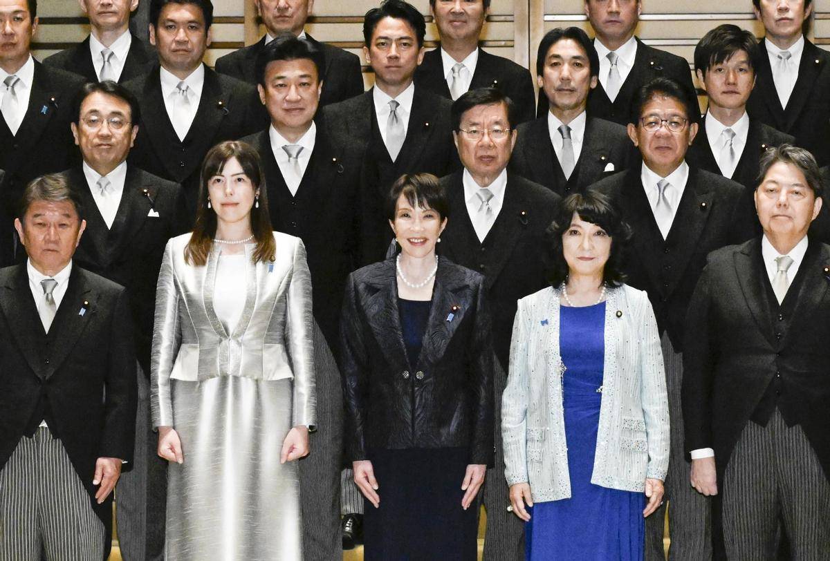 皇冠mos033
_顾不上中国了皇冠mos033
,高市早苗准备下令解散国会,事成之后独揽大权?日本历史或再次重演!