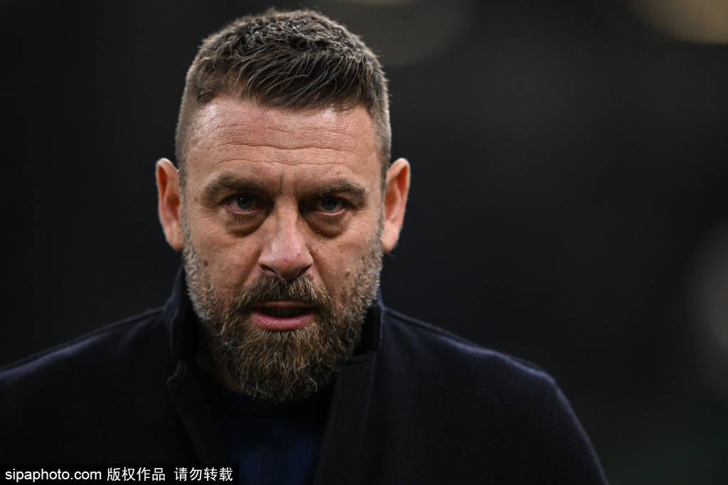 皇冠mos066
_平紫百合皇冠mos066
!阿莱格里:我们再次犯错 还需要大约36分来争欧冠资格