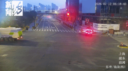 皇冠客服
_事发上海街头!小轿车突然失控翻车!司机现场一个动作皇冠客服
,民警:有问题