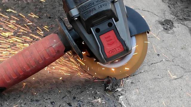 皇冠登录地址_“拔钉侠”越火 城市管理者越该脸红丨豫观察